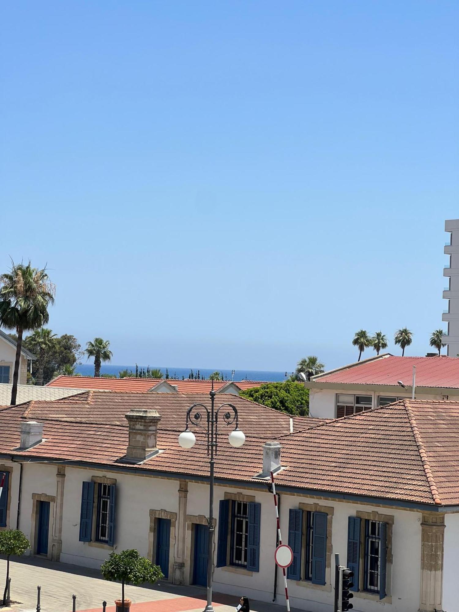 Appartement Azul Sea View à Larnaca Extérieur photo
